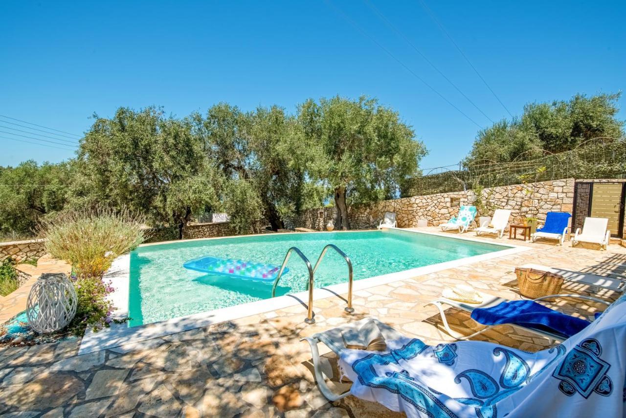 Villa Bougarini Haven Family Villa Rock Pool Oasis Ieromonachos Экстерьер фото