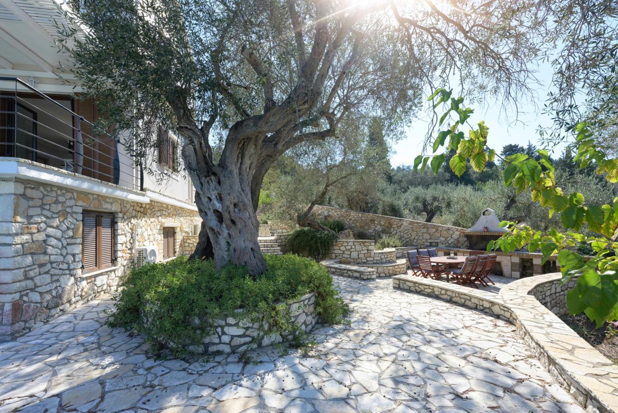 Villa Bougarini Haven Family Villa Rock Pool Oasis Ieromonachos Экстерьер фото